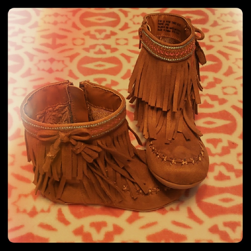 NIB Girls Fringe Boots